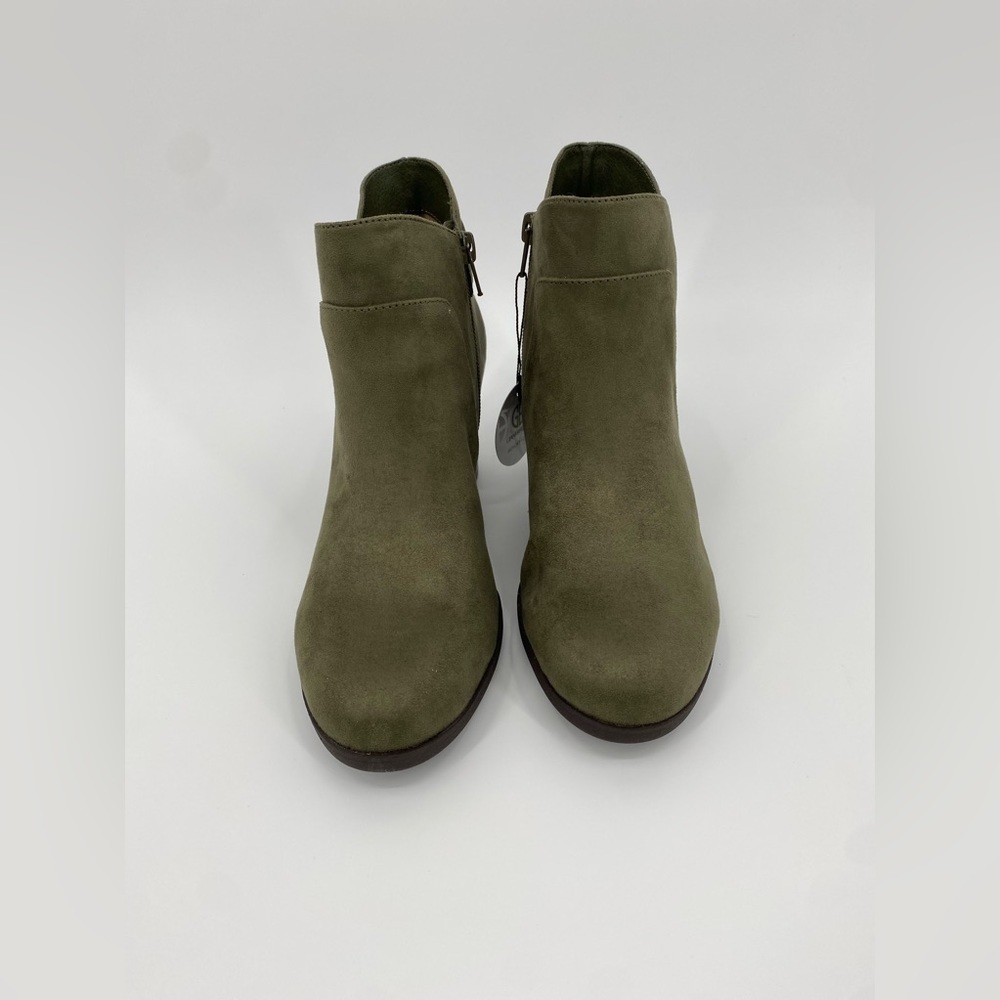 GIANI BERNINI Womens Green
Strap Cushioned Round Toe Heel Zip-Up Booties 7.5